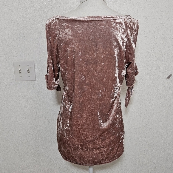 Sanctuary velvet like cold shoulder top size small - Picture 6 of 10